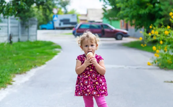 Child Eats Ice Cream Street Selective Focus Food — 스톡 사진