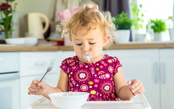 Child Eats Dumplings Table Selective Focus Kid — стоковое фото