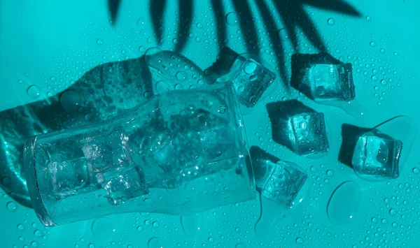 Кубики Льоду Склянці Вибірковий Фокус Блакитний — стокове фото