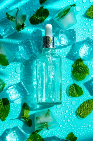 Bottle Cosmetics Mint Background Ice Cubes Lemon Selective Focus Spa — Fotografia de Stock