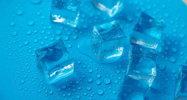 Кубики Льоду Синьому Фоні Вибірковий Фокус Їжа — стокове фото