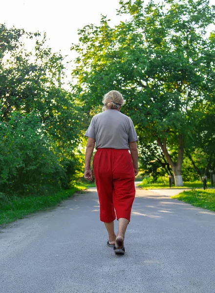 Grandma Walking Road Selective Focus Nature — Stockfoto
