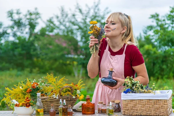 Woman Medicinal Herbs Tinctures Selective Focus Nature — Stock Photo, Image