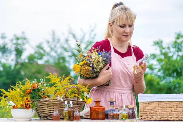 Woman Medicinal Herbs Tinctures Selective Focus Nature — Stock fotografie