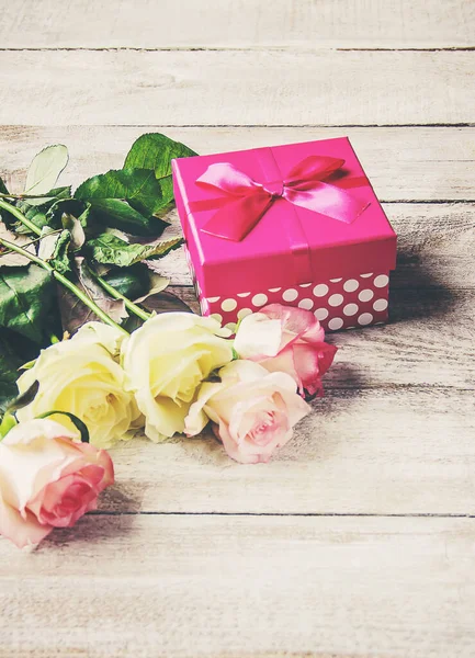 Gift Flowers Selective Focus Holideys Events Happy — Stock Photo, Image