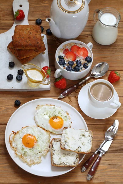 Scrambled Eggs Ricotta Sandwiches Muesli Milk Fruits White Plate — Stock Photo, Image