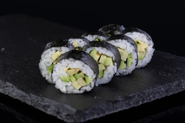 Broodjes Sushi Zwarte Achtergrond — Stockfoto