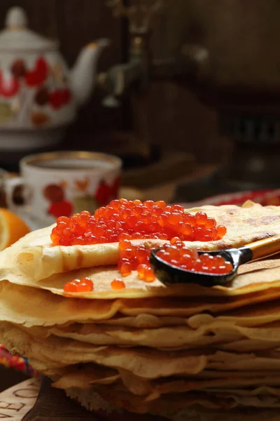 Pfannkuchen Mit Rotem Kaviar Pfannkuchenwoche Stockbild