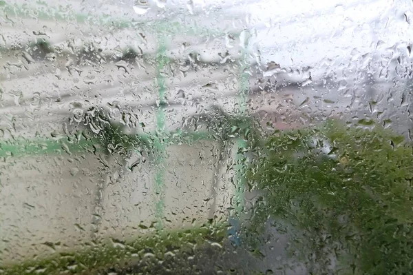 Defocus Efekt Kropel Deszczu Przyklejonych Okna Dając Wrażenie Smutku — Zdjęcie stockowe