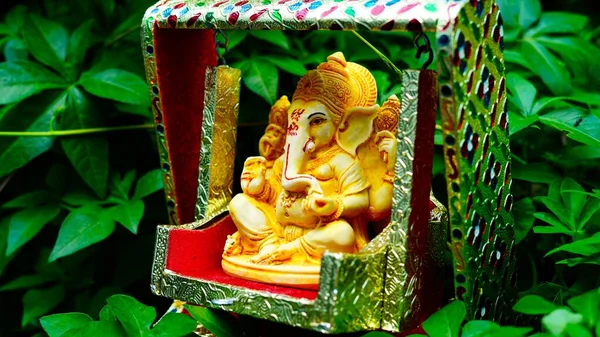 Lord Ganesha Idol Sitting Decorated Swing Ganesh Chaturthi Festival India — Stockfoto