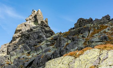 Palenica Bialczanska, Polonya - 11 Eylül 2021: Polonya Tatralarındaki keşiş zirvesine tırmanmak.