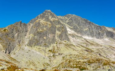 Dağ manzarası kayalık dağların tipik.