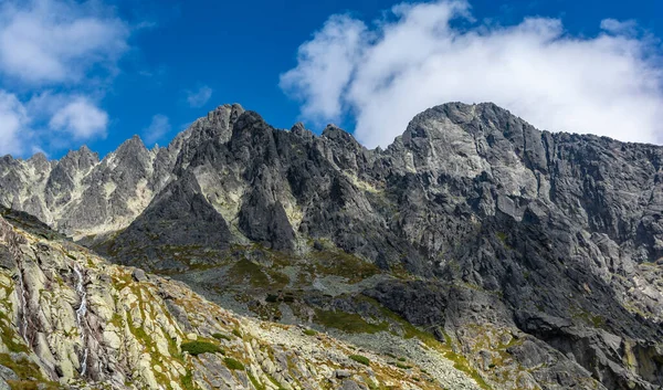 Hermoso Paisaje Los Picos Tatra Iluminado Por Sol Tarde —  Fotos de Stock