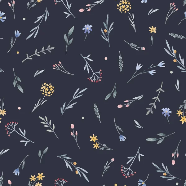 Цветочный бесшовный узор с симпатичными акварельными нарисованными вручную дикими цветами. Иллюстрация. — стоковый вектор