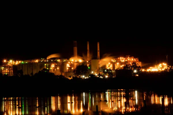 Queensland Alumina Limited Refinaria Gladstone Queensland Austrália Tomada Noite Com — Fotografia de Stock