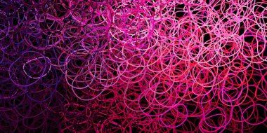 Memphis şekilli koyu mor, pembe vektör dokusu. Soyut tarzda renkli şekilli bir illüstrasyon. Duvar kağıdı seti için zarif tasarım.