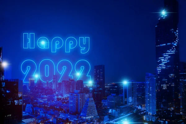 Happy New Year 2022 Happy 2022タイのバンコク市内にあるモダンなビジネスオフィスビルに関する手紙 新年のコンセプトを開始 — ストック写真