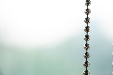 Kopyalama alanı için bulanık arkaplanı olan bir paten zincirini kapat