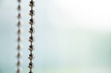 Kopyalama alanı için bulanık arkaplanı olan bir paten zincirini kapat