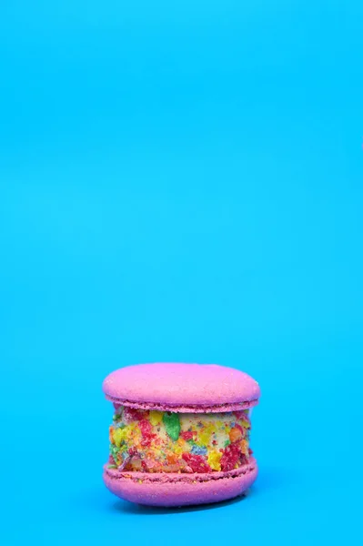 Sweet Macaron Isolated Background Copy Space Top Homemade Traditional French — Stockfoto