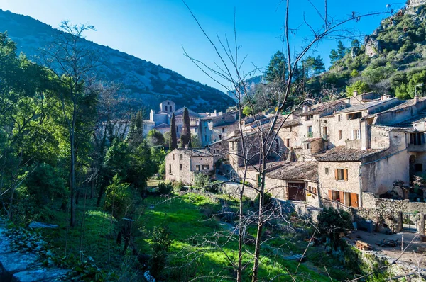 Saint-Guilhem-le-Desert Fransa 'nın Herault departmanında.