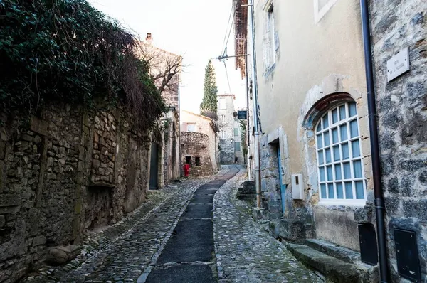 Vaison-la-Romaine, Fransa 'nın güneyindeki Mont Ventoux yakınlarındaki antik bir köy..