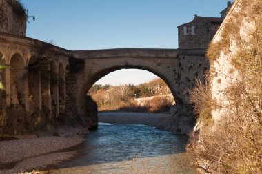 Vaison-la-Romaine, Fransa 'nın güneyindeki Mont Ventoux yakınlarındaki antik bir köy..