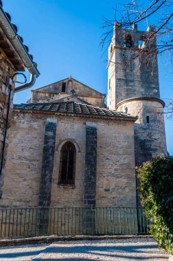 Vaison-la-Romaine, Fransa 'nın güneyindeki Mont Ventoux yakınlarındaki antik bir köy..