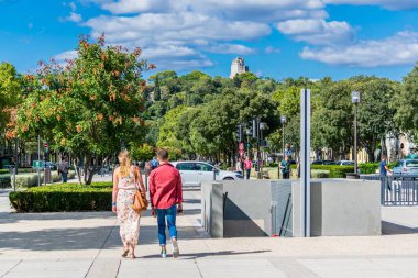 Gard, Occitanie bölgesinde turist Nimes, Fransa.