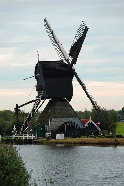 Ein Beweis Holländischer Ingenieurskunst Jahrhundert Eine Windmühle Zum Abpumpen Des — Stockfoto