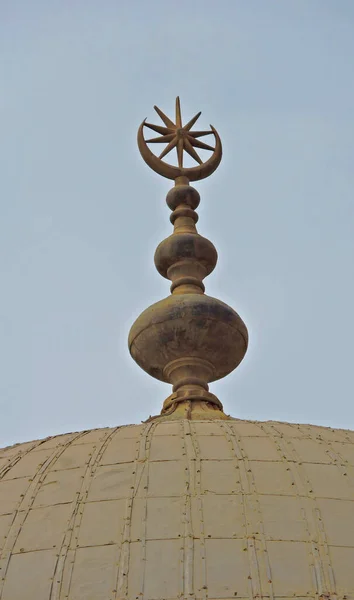 Alabaster Camii Nin Kubbeli Çatısında Özel Bir Yıldız Hilal Sembolü — Stok fotoğraf