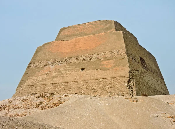 Meidumpyramidi Oli Egyptin Ensimmäinen Suora Pyramidi Sijaitsee 100 Kairosta Etelään — kuvapankkivalokuva