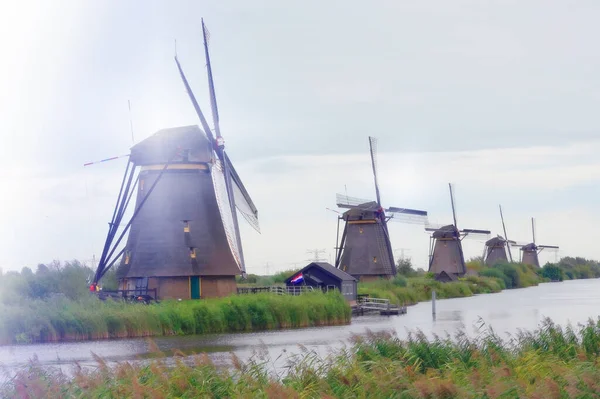 Pięć Słynnych Holenderskich Wiatraków Kinderdijk Wpisanych Listę Światowego Dziedzictwa Unesco — Zdjęcie stockowe