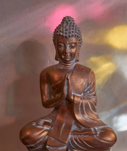 Arany Buddha Szobor Összehajtott Kézzel Mint Indiai Namaszta Üdvözlés Anjali — Stock Fotó