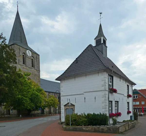 Old White Building 17Th Century Old Town Hall Church Late — Stockfoto