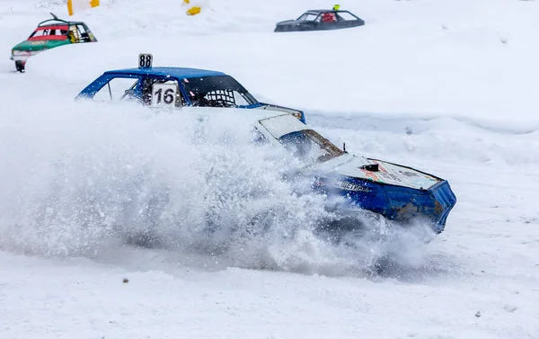 Moscow Russia - january 23 2022: Autosport. Winter car race for survival. Racing cars on the track in the snow. — Stock Photo, Image