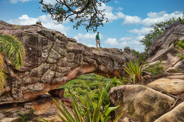 Man Rock Arch Cerro Arco Tobati Paraguay — Stock Photo, Image