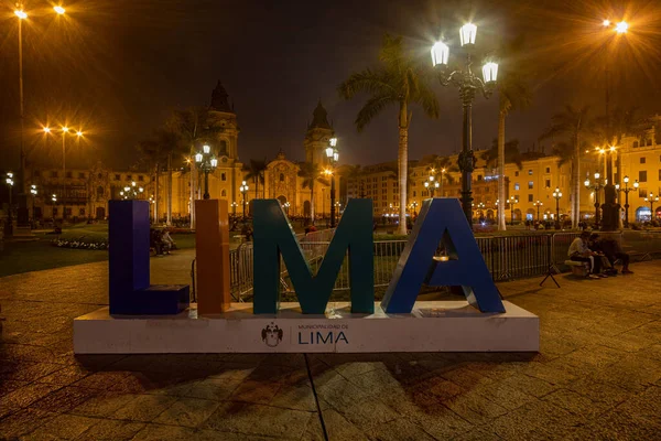 Lima Peru Září 2022 Lima Nápis Plaza Amaz Limě Noci — Stock fotografie