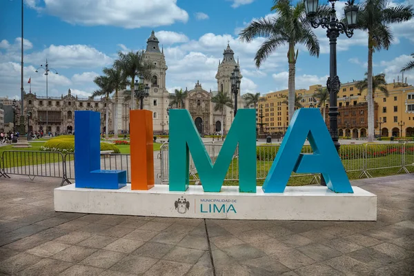 Lima Peru Setembro 2022 Letras Lima Plaza Armas Praça Principal Fotos De Bancos De Imagens