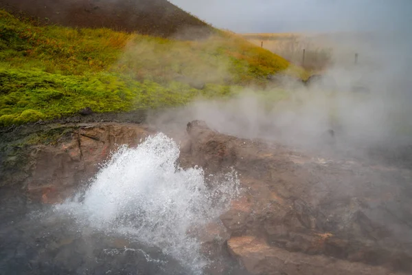 Deildartunguhverの近くに位置するKraumaの地熱温泉 アイスランド — ストック写真