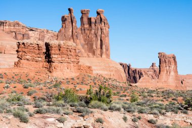 Arches Ulusal Parkı 'ndaki Park Avenue Viewpoint' te kızıl kaya oluşumları - Utah, ABD