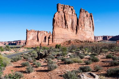 Arches Ulusal Parkı 'ndaki Park Avenue Viewpoint' te kızıl kaya oluşumları - Utah, ABD