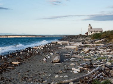 Fort Worden 'daki tarihi Point Wilson Deniz Feneri Manzarası - Port Townsend, WA, ABD