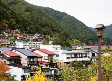 Kiso, Nagano Bölgesi, Japonya - 23 Ekim 2017 Kiso-Fukushima, Kiso Vadisi 'ndeki tarihi küçük bir kasaba.