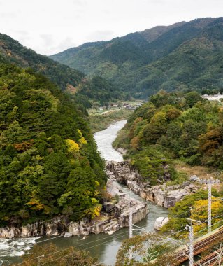 Nezame no Toko Gorge manzaralı Kiso Vadisi - Nagano Bölgesi, Japonya