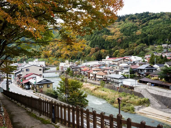 長野県木曽町 2017年10月23日 木曽谷の歴史ある小さな町木曽福島の初秋 福島県チェックポイント博物館からの眺め — ストック写真