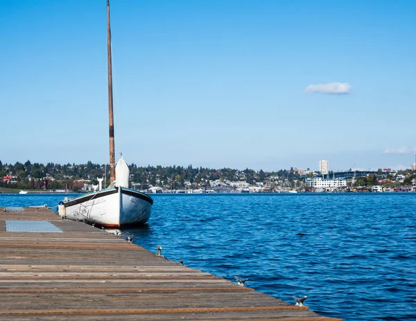 Seattle Usa Жовтня 2018 Плавучий Човен Пірсі Березі Озера Юніон — стокове фото