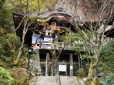 Kumakogen, Ehime Bölgesi, Japonya - 10 Nisan 2018: Shikoku hac yolculuğunun 45 numaralı tapınağı olan Iwayaji 'de
