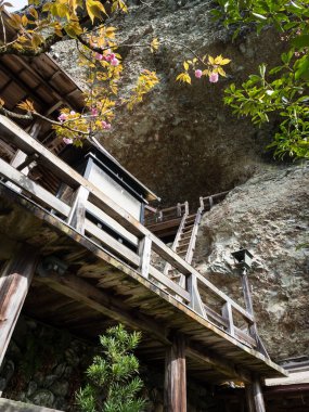 Kumakogen, Ehime Bölgesi, Japonya - 10 Nisan 2018: Shikoku hac yolculuğunun 45 numaralı tapınağı olan Iwayaji 'de