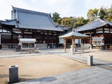 Imabari, Japonya - 11 Nisan 2018: Shikoku haccının 59 numaralı tapınağı olan Iyo Kokubunji 'de